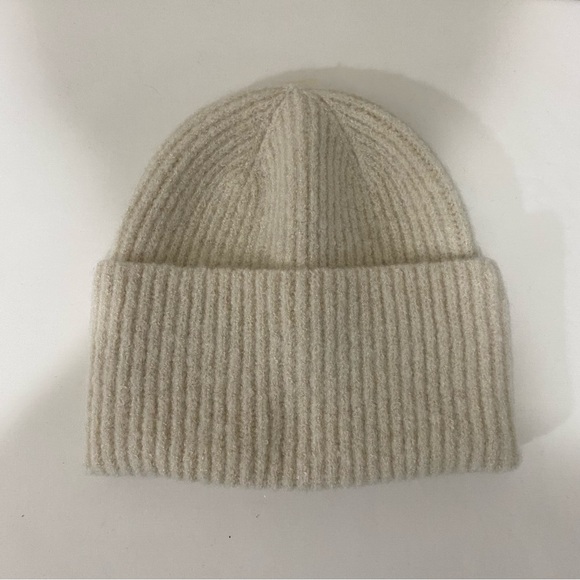 *NWOT* Nine West Ivory Ribbed Snow Cap - Picture 5 of 6